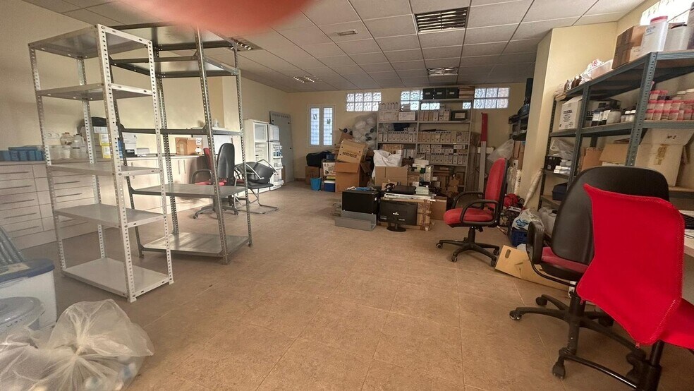 Commerce de détail dans Zaragoza, Zaragoza à louer - Photo du bâtiment - Image 2 de 18