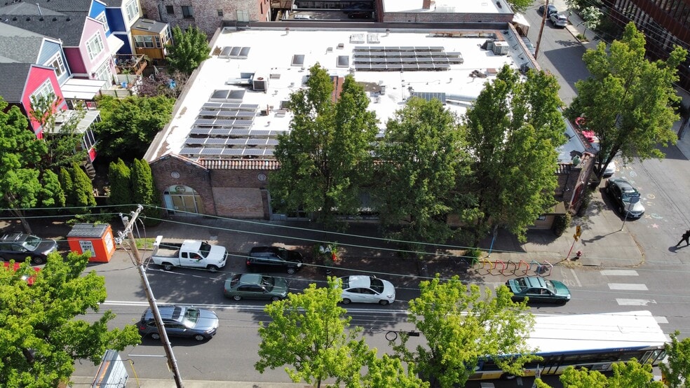 1400-1416 SE Morrison St, Portland, OR for sale - Building Photo - Image 2 of 7