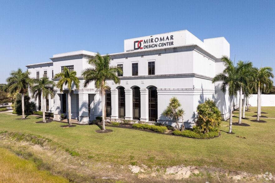 10800 Corkscrew Rd, Estero, FL for lease - Building Photo - Image 3 of 7