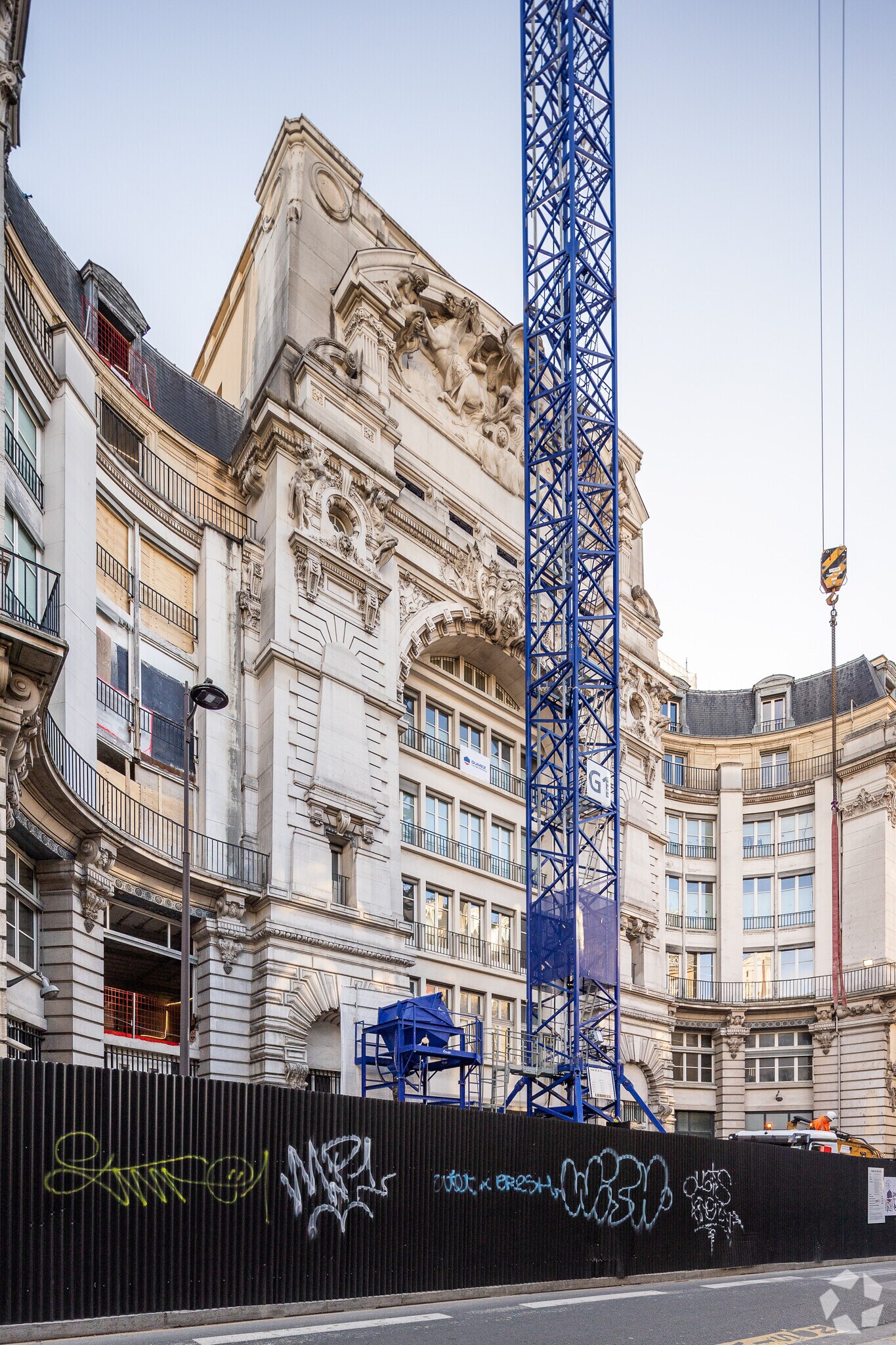 22-32 Rue De Clignancourt, Paris for lease Primary Photo- Image 1 of 2