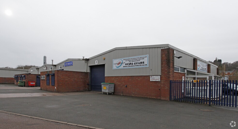 Cradley Rd, Cradley Heath à louer - Photo du bâtiment - Image 3 de 8