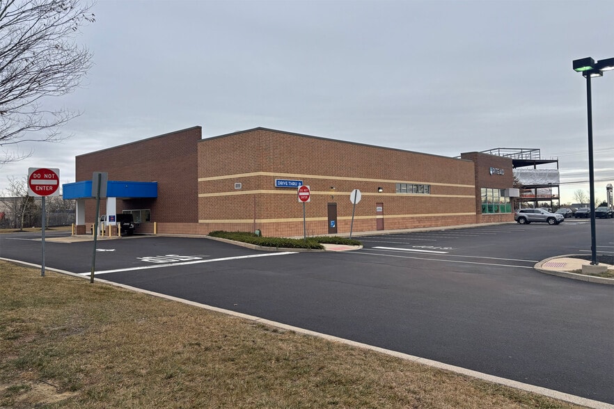 277 Dekalb Pike, North Wales, PA for lease - Building Photo - Image 2 of 4