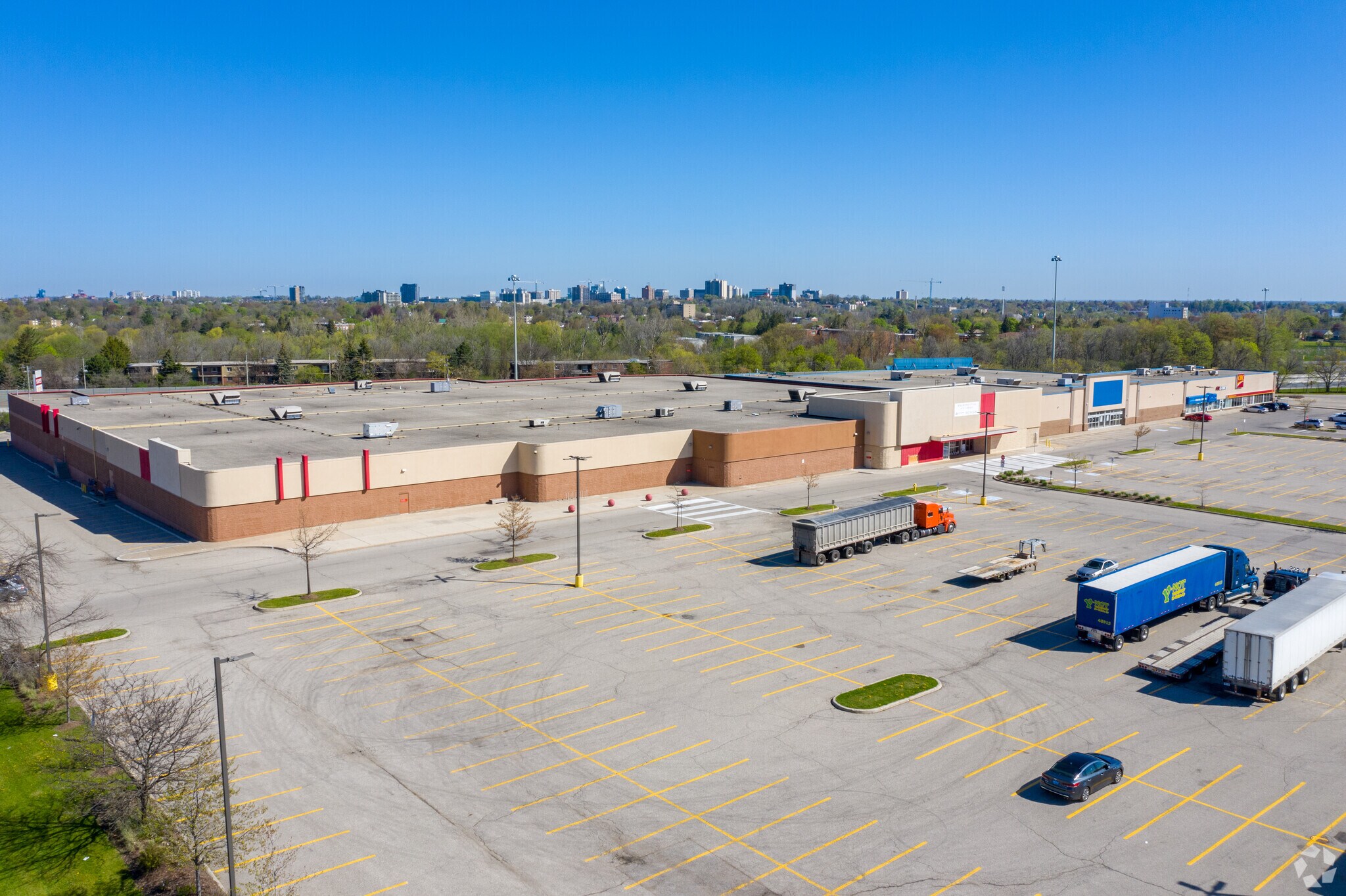 245 Strasburg Rd, Kitchener, ON à louer Photo du bâtiment- Image 1 de 9