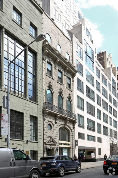 39 W 56th St, New York, NY for lease - Building Photo - Image 2 of 6