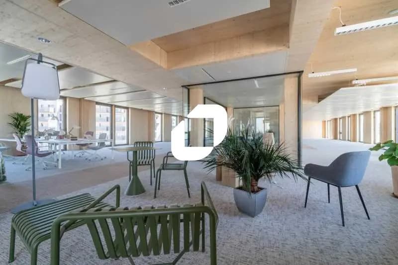 Office in Saint-Denis for lease Interior Photo- Image 1 of 1