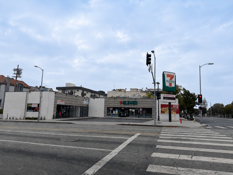 1519-1525 S Bundy Dr, Los Angeles, CA for lease - Building Photo - Image 3 of 10