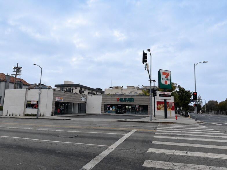1519-1525 S Bundy Dr, Los Angeles, CA à louer - Photo du bâtiment - Image 3 de 10