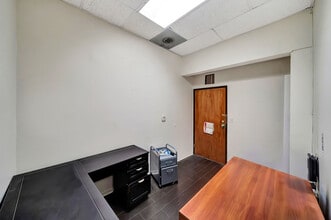 14416 Victory Blvd, Van Nuys, CA à louer Photo intérieure- Image 2 de 2