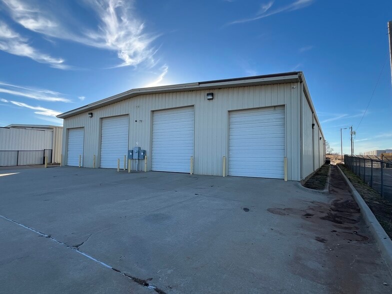 9700 Pole Rd, Oklahoma City, OK for lease - Building Photo - Image 3 of 7