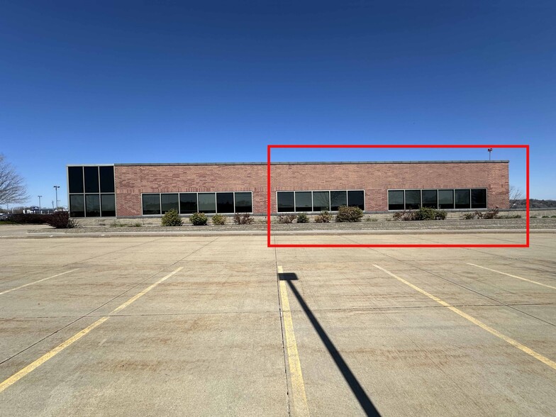 2650 Mormon Trek Blvd, Iowa City, IA for lease - Building Photo - Image 2 of 42