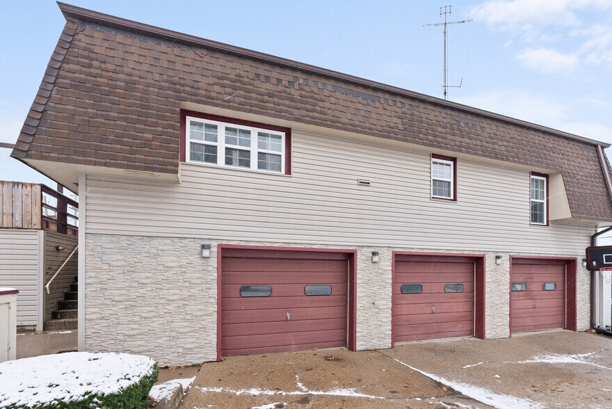 621 N Halleck St, Demotte, IN à vendre - Photo du bâtiment - Image 2 de 34