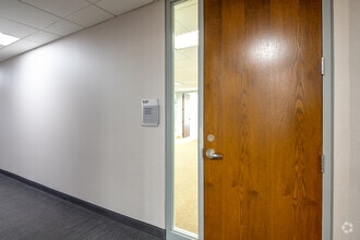 330 E Kilbourn Ave, Milwaukee, WI for lease Interior Photo- Image 2 of 6