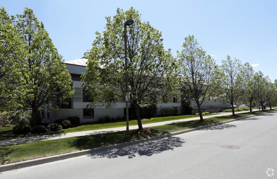 130 Research Ln, Guelph, ON à vendre - Photo du bâtiment - Image 2 de 3