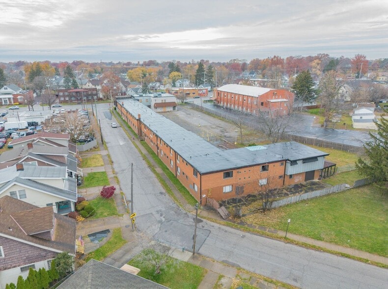 4755 Pearl Rd, Cleveland, OH à vendre - Photo du bâtiment - Image 2 de 11