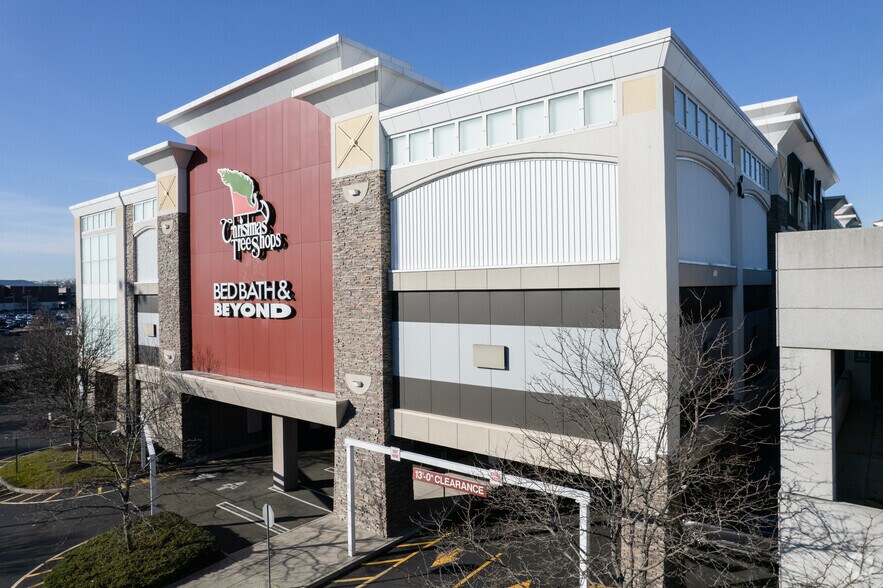 300 Ikea Dr, Paramus, NJ à louer - Photo principale - Image 1 de 8