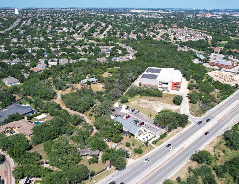 19480 Blanco Rd, San Antonio, TX à vendre - Photo du bâtiment - Image 3 de 17