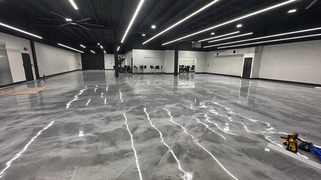 Plus de détails pour 36 XX NW 76 Ave, Miami, FL - Commerce de détail à louer