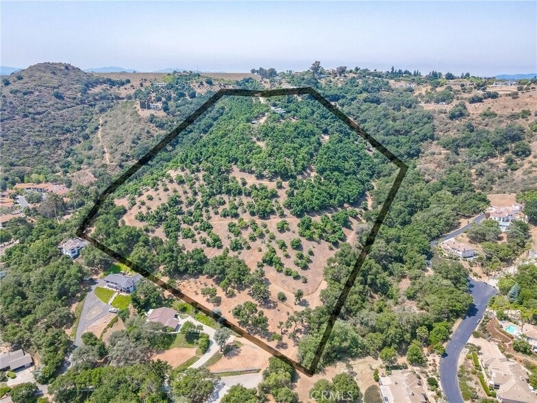 2125 Puerto del Mundo, Fallbrook, CA for sale - Building Photo - Image 1 of 13