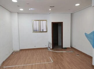 Plus de détails pour Multi-résidentiel à vendre