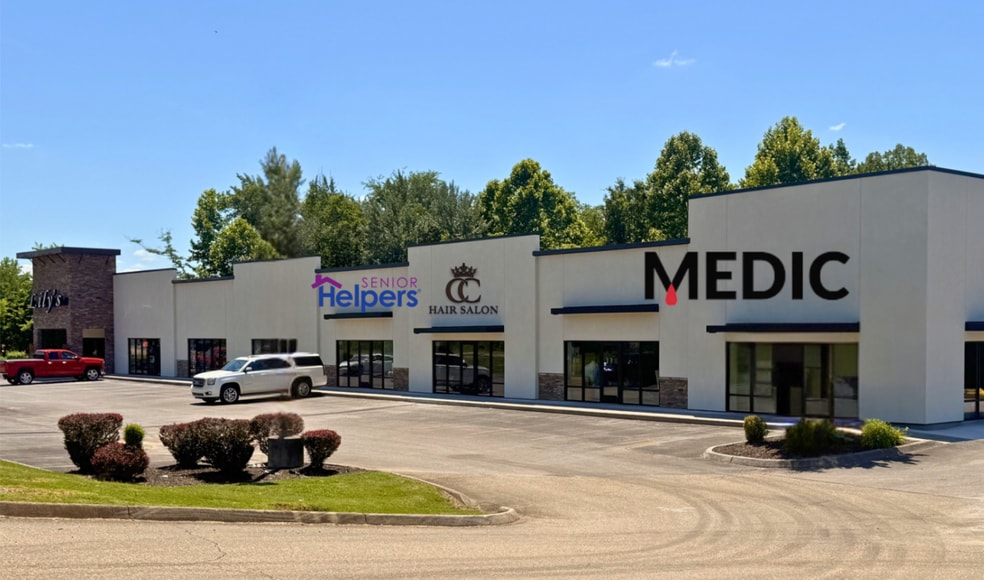 1536 Winfield Dunn Pky, Sevierville, TN for lease - Building Photo - Image 2 of 6