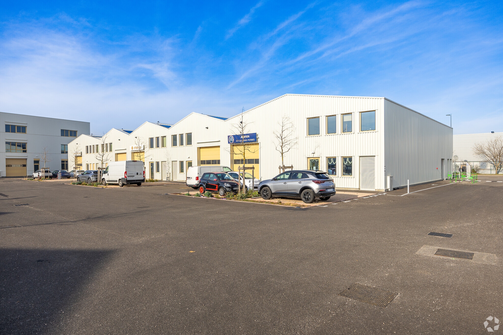 22 Rue Marius Grosso, Vaulx-en-Velin for lease Building Photo- Image 1 of 8