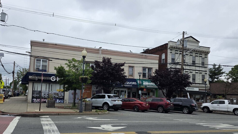 134 Anderson St, Hackensack, NJ à vendre - Photo principale - Image 1 de 8