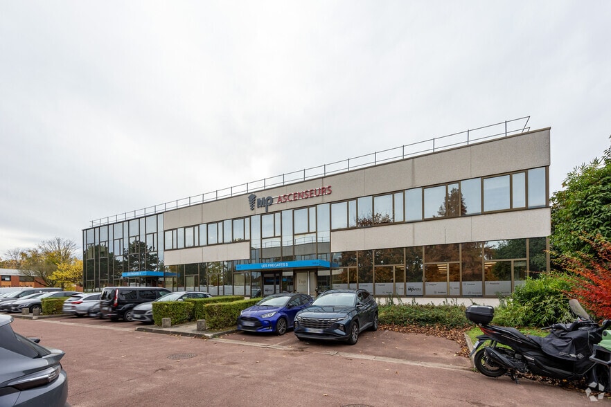 13 Rue De La Perdrix Les Fregates 5, Tremblay-en-France for lease - Primary Photo - Image 1 of 3