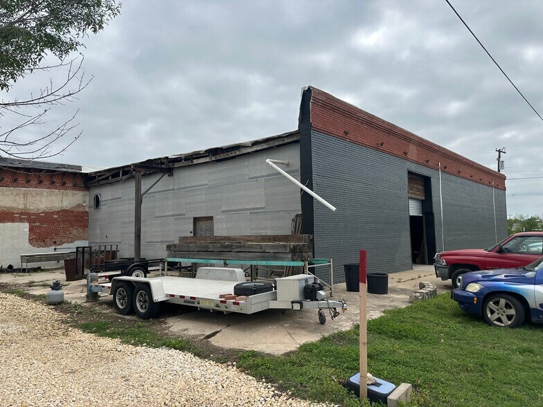 18 S Alvin Ailey St, Rogers, TX à vendre - Photo du bâtiment - Image 2 de 41