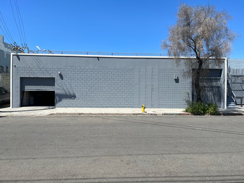 1701 Trinity St, Los Angeles, CA for lease - Building Photo - Image 1 of 7
