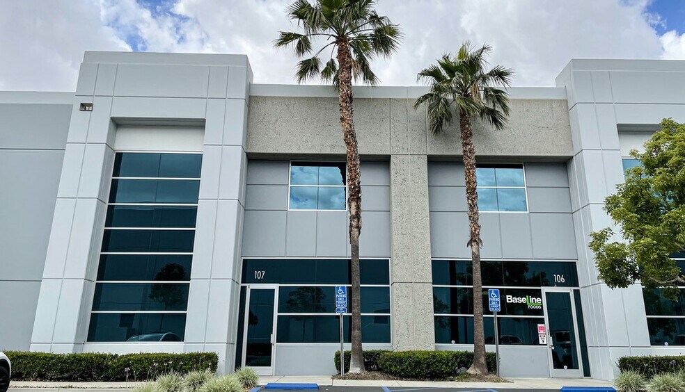 4230 E Airport Dr, Ontario, CA for lease - Building Photo - Image 2 of 3