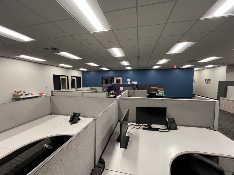 5255 68th St SE, Caledonia, MI for lease - Interior Photo - Image 2 of 14