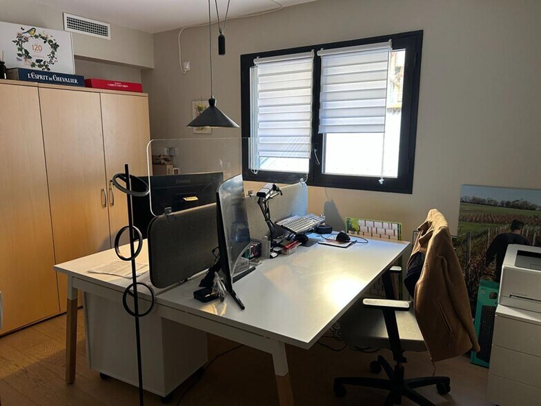 Bureau dans Bordeaux à louer - Photo du bâtiment - Image 2 de 11