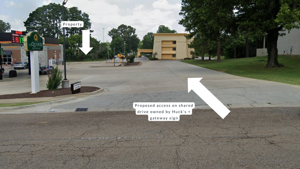 2336 N Highland Ave, Jackson, TN for sale - Building Photo - Image 2 of 2