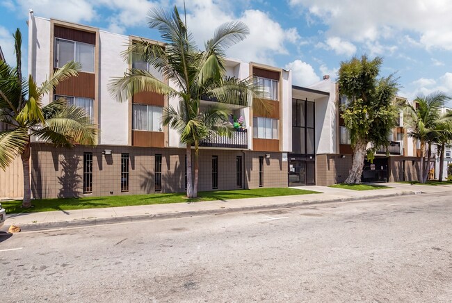 More details for 14031 Cerise Ave, Hawthorne, CA - Multifamily for Sale