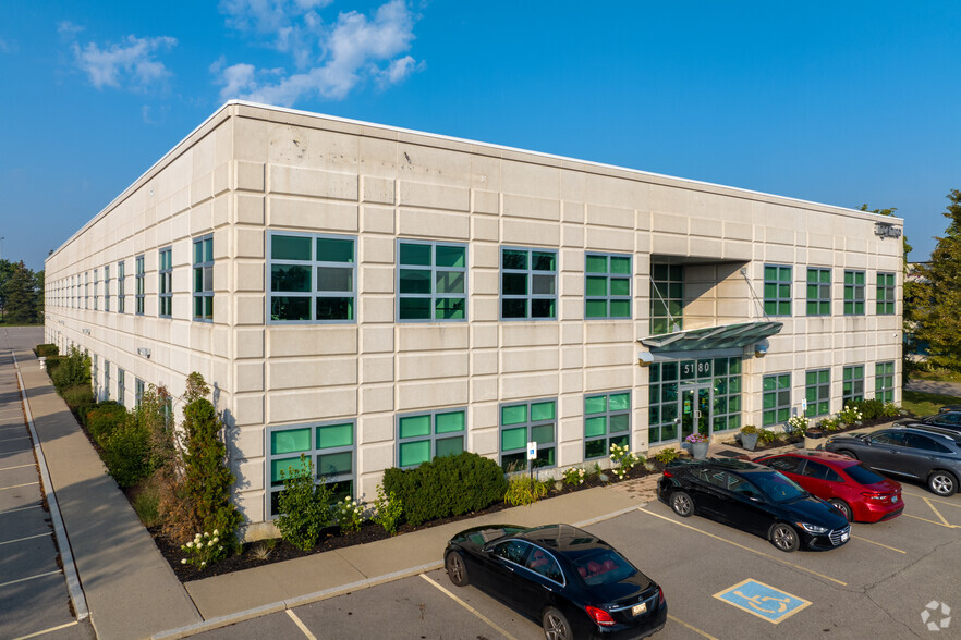 5180 Orbitor Dr, Mississauga, ON for lease - Building Photo - Image 1 of 4