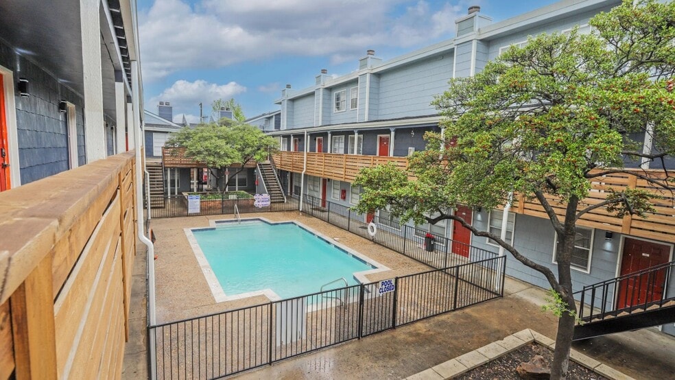 2807 Bachman Dr, Dallas, TX for sale - Building Photo - Image 3 of 5