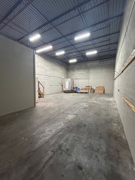 1624 SE Village Green Dr, Port Saint Lucie, FL for lease - Building Photo - Image 2 of 8