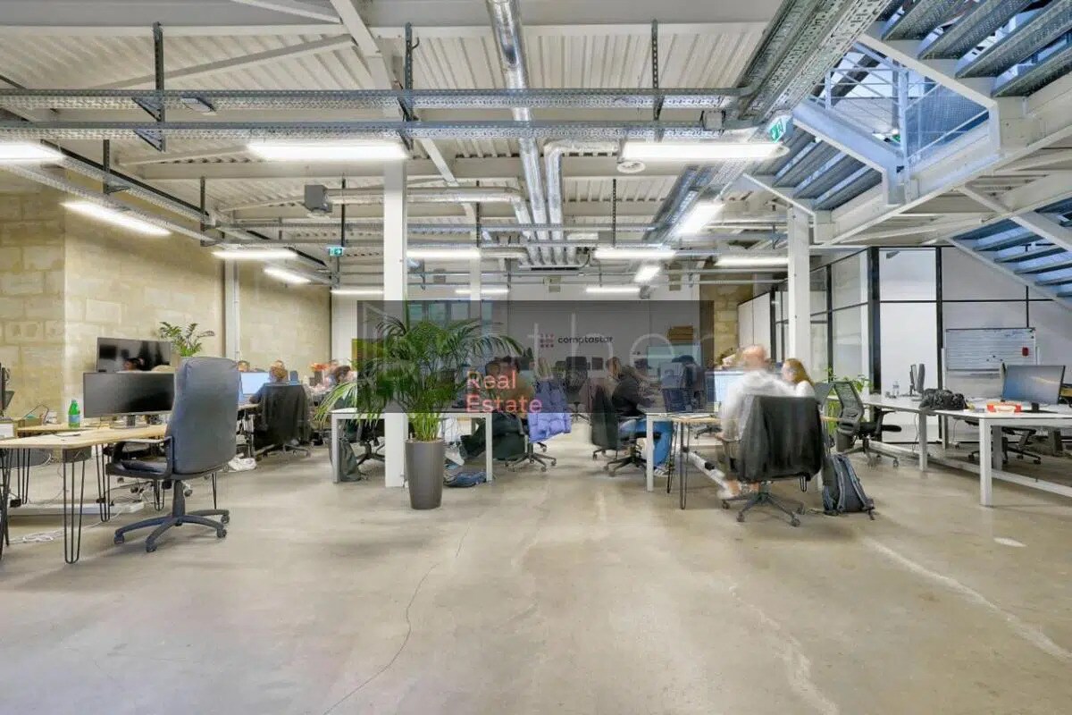 Office in Bordeaux for lease Interior Photo- Image 1 of 7