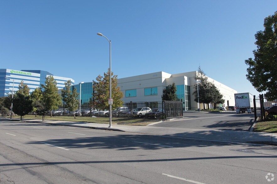 1000 190th St, Torrance, CA à louer - Photo du bâtiment - Image 2 de 8
