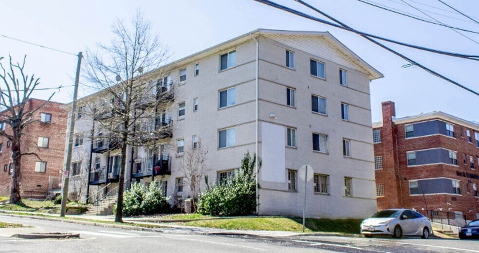 2585 Naylor Rd SE, Washington, DC for sale - Primary Photo - Image 1 of 24