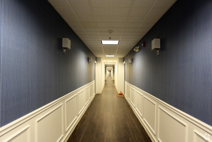 670-680 Boston Post Rd, Milford, CT à louer - Photo intérieure - Image 3 de 10