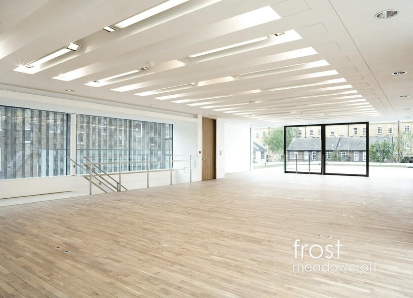 31 Vernon St, London for sale - Interior Photo - Image 3 of 4