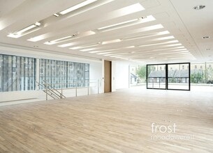 31 Vernon St, London for sale Interior Photo- Image 1 of 2