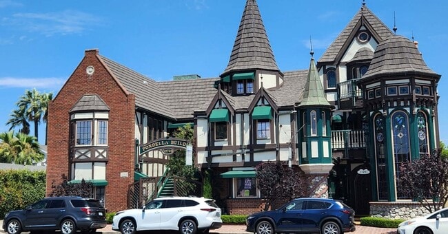 Plus de détails pour 13743-13749 Riverside Dr, Sherman Oaks, CA - Bureau à louer