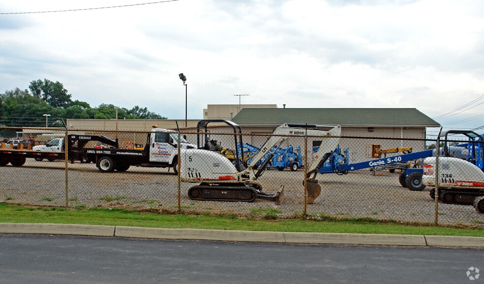 1528 W Broadway Ave, Maryville, TN for lease - Building Photo - Image 2 of 2