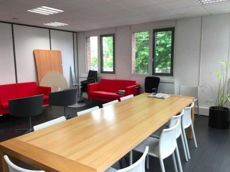 Office in VILLENEUVE-D'ASCQ for lease - Building Photo - Image 1 of 4