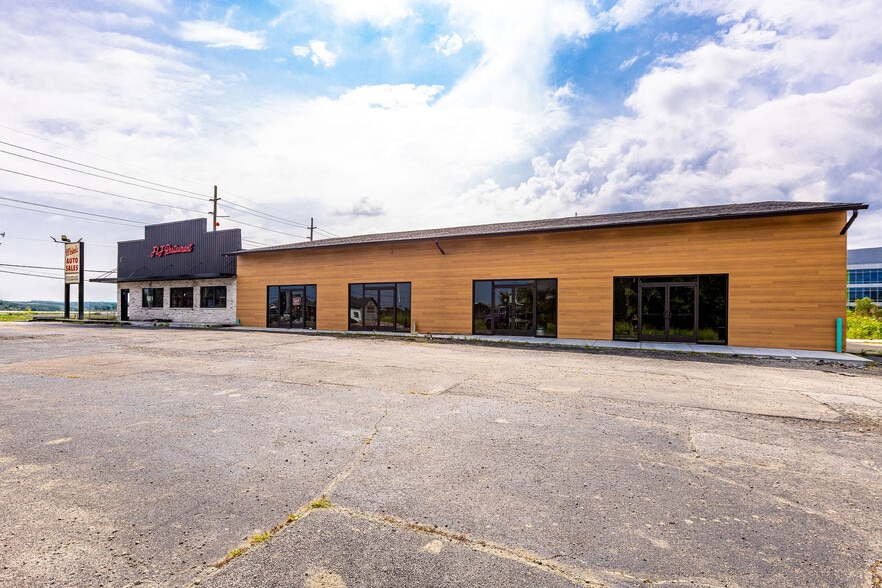 5939 Harrison Ave, Cincinnati, OH for lease - Building Photo - Image 3 of 22