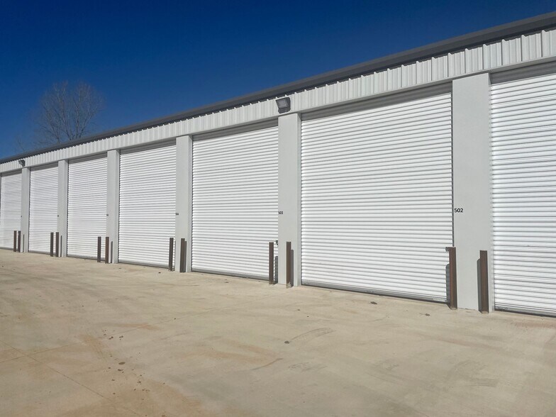 15426 FM 2493, Tyler, TX à louer - Photo du bâtiment - Image 1 de 2