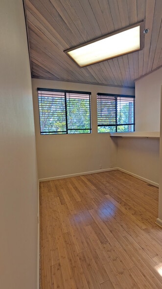 829 De la Vina St, Santa Barbara, CA for lease - Building Photo - Image 2 of 12