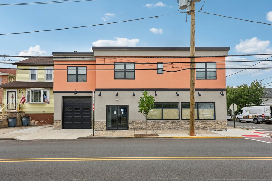 315 Centre Ave, Secaucus, NJ for sale - Building Photo - Image 1 of 16